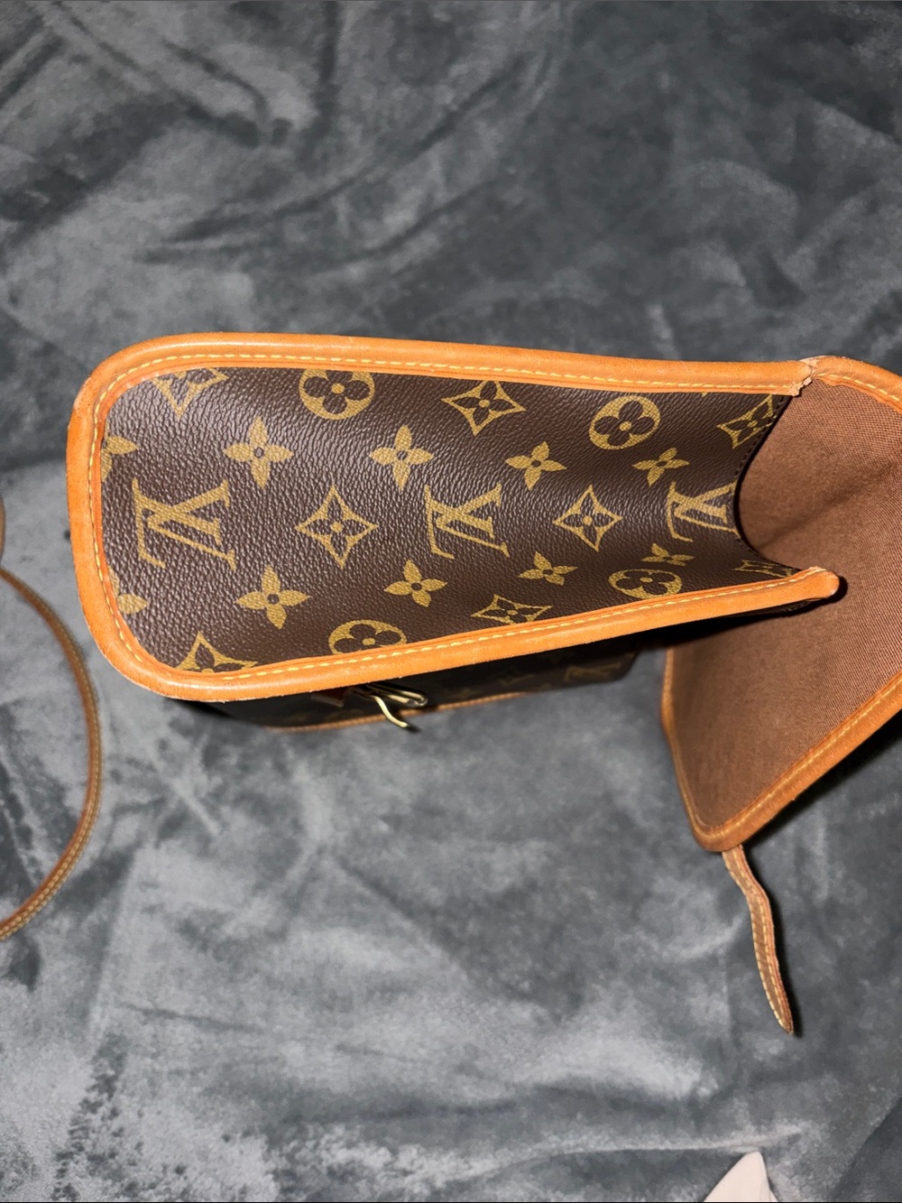 Louis Vuitton Monogram Envelope Crossbody Bag - Brown & Tan - Picture 9 of 11